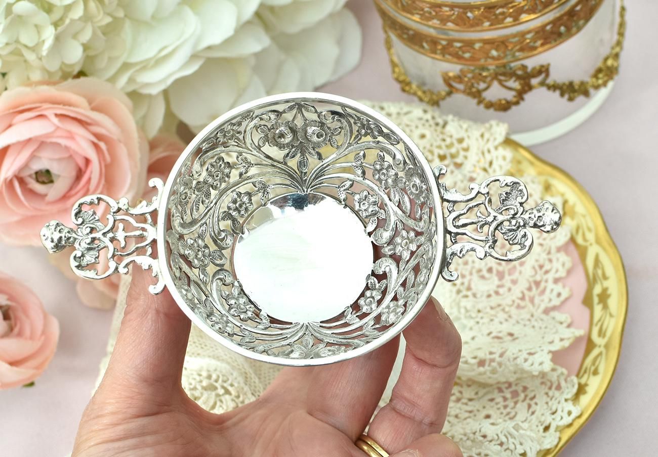 英国アンティーク銀器【純銀】美装飾◇透かしのボンボンディッシュ