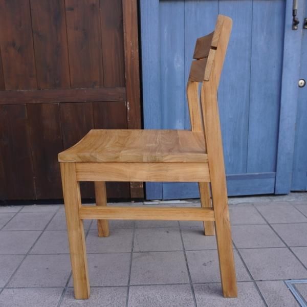 unico(ウニコ)のSOTO(ソト) ダイニングチェアです。チーク無垢材を全面