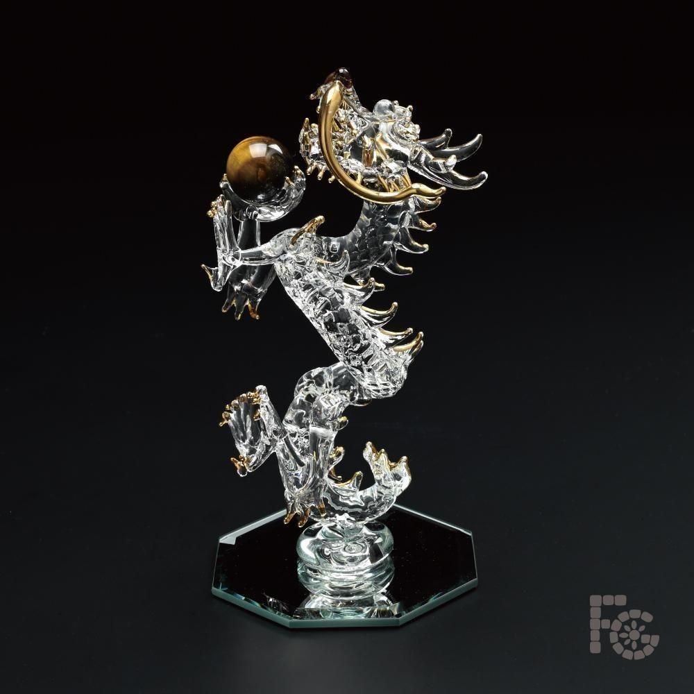 ガラスの龍と縁起物オブジェのご紹介