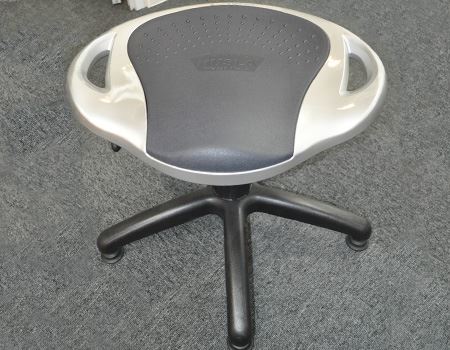 座っているだけでインナーマッスルを鍛えられる「HUSLA」 - 価格.com