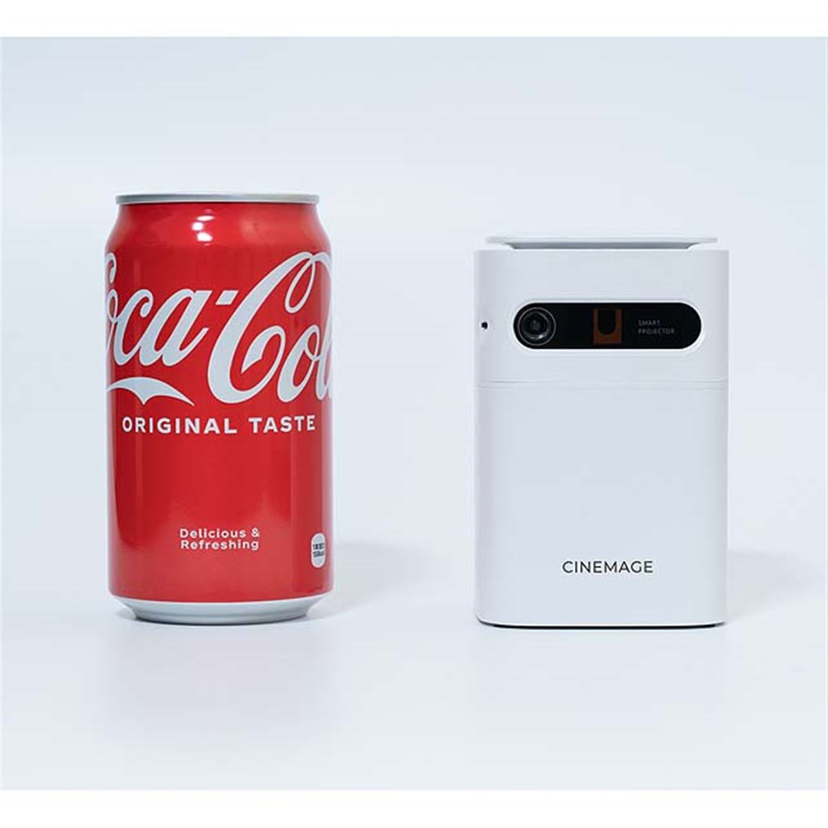 MiraArc、モバイルプロジェクター「CINEMAGE mini」に新色ピュア