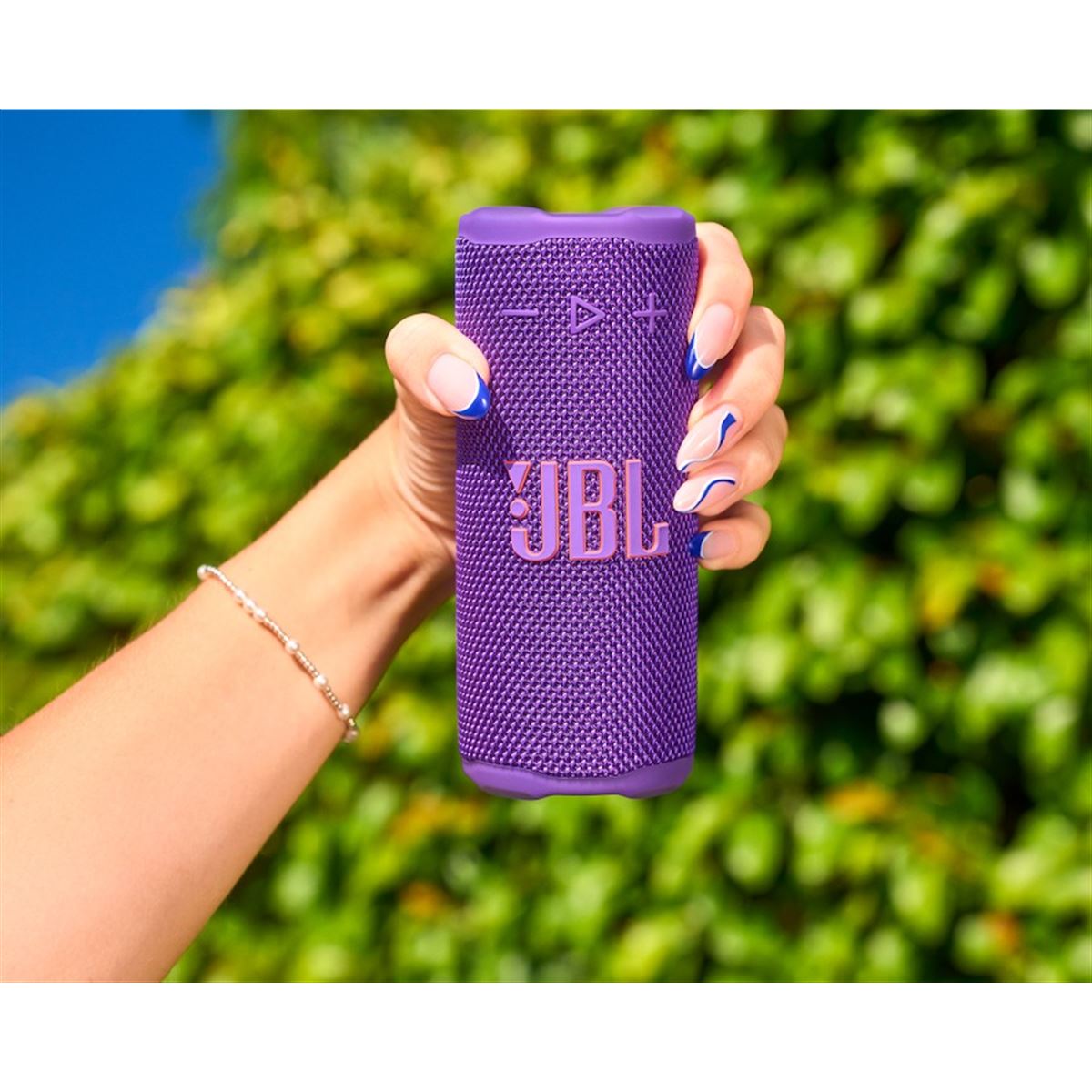 JBL、エナジードリンク缶サイズのBluetoothスピーカー「JBL Grip