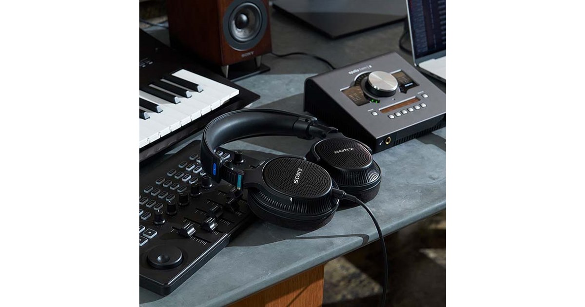 ソニー、クリエイター向け背面開放型モニターヘッドホン「MDR-MV1