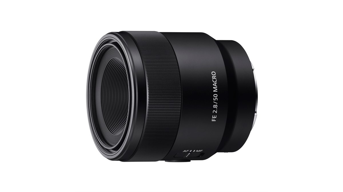 ソニー、コンパクトな高性能標準マクロレンズ「50mm F2.8 Macro