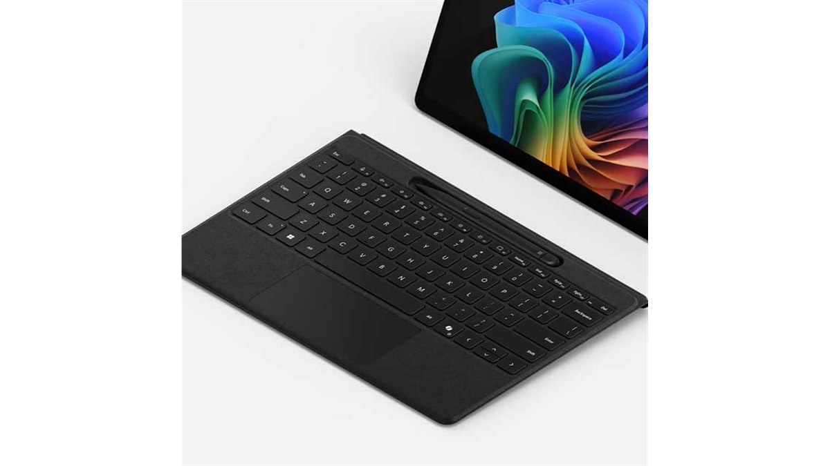 マイクロソフト、取り外した状態でも使える2in1「Surface Pro Flex
