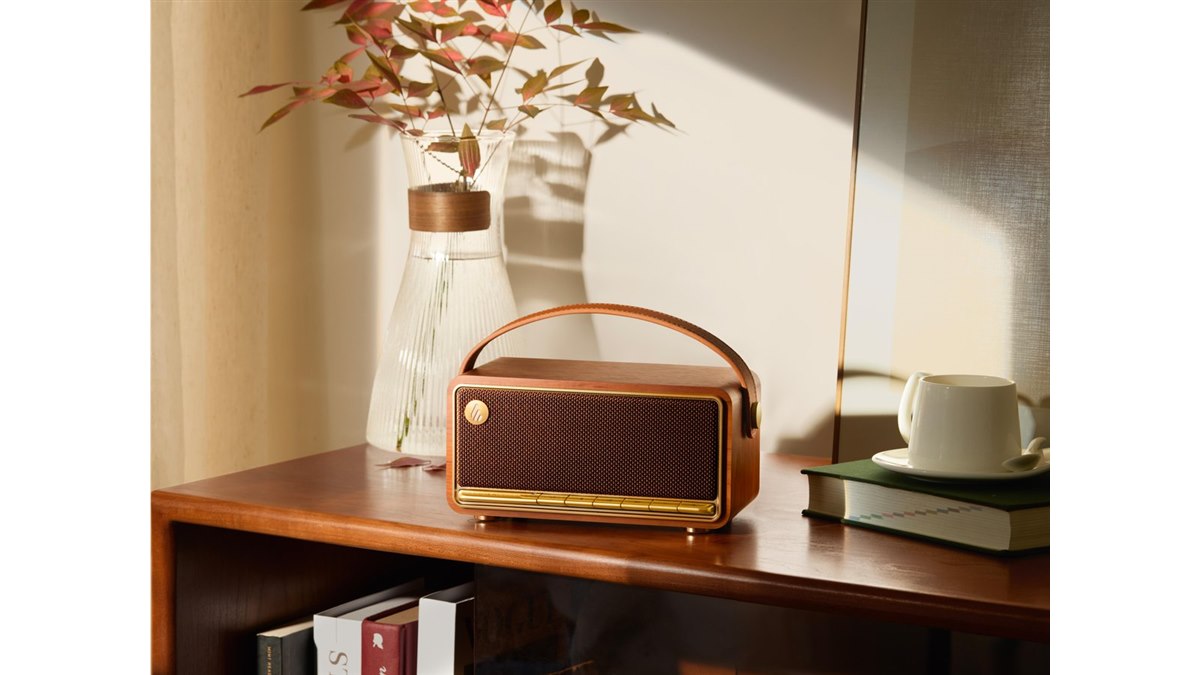 EDIFIER、約1.13kgでレトロ調デザインのハイレゾ対応ワイヤレス