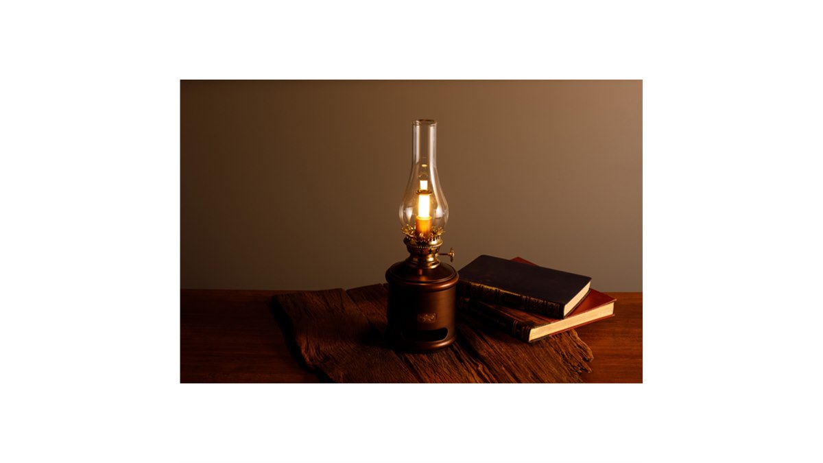 1900年代アラジンオイルランプを復刻させた「Aladdin ランタン