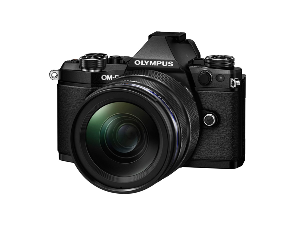 オリンパス、「OM-D E-M5 Mark II」と大口径標準ズームのレンズキット