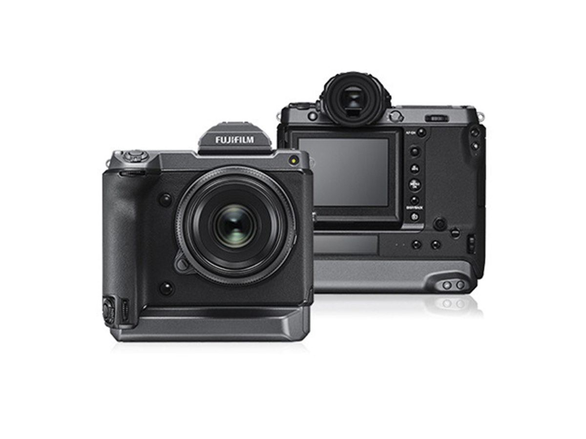 富士フイルム、1億200万画素ミラーレスカメラ「GFX100」の発売日決定