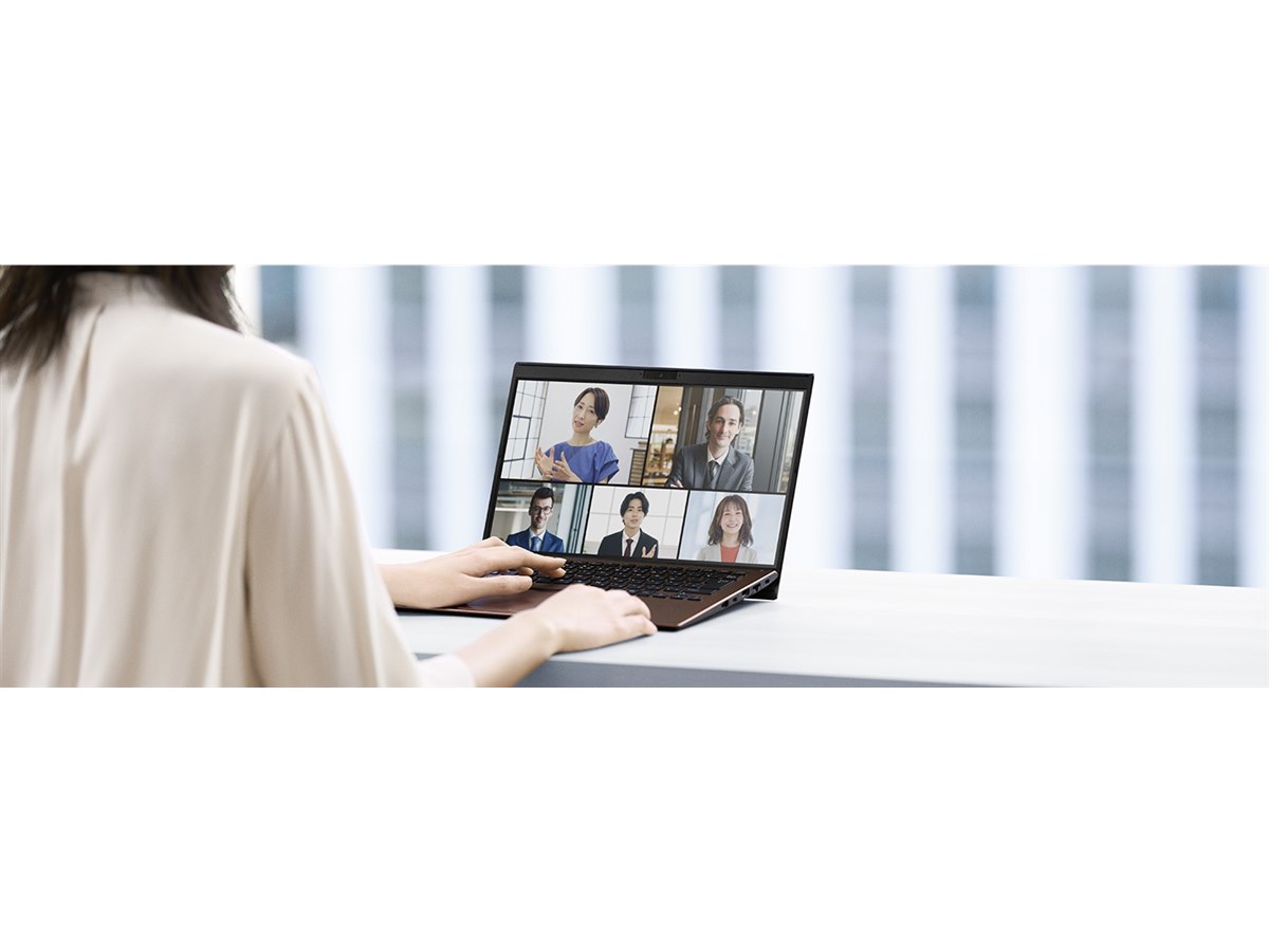 VAIO、約1.046kgで堅牢性を高めた14型プレミアムモバイルノートPC