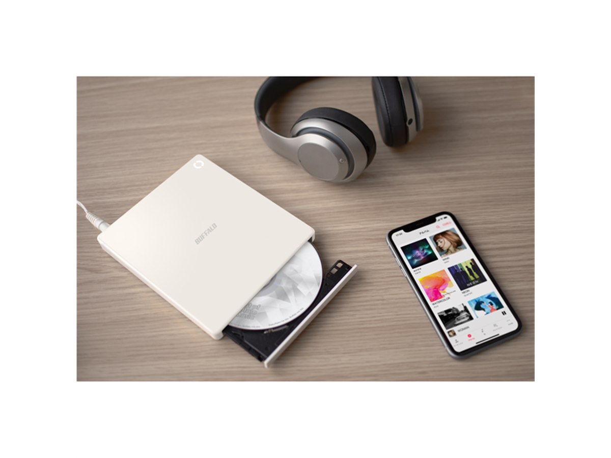 バッファロー、CD楽曲を直接スマホに取り込むCDレコーダー「ラクレコ