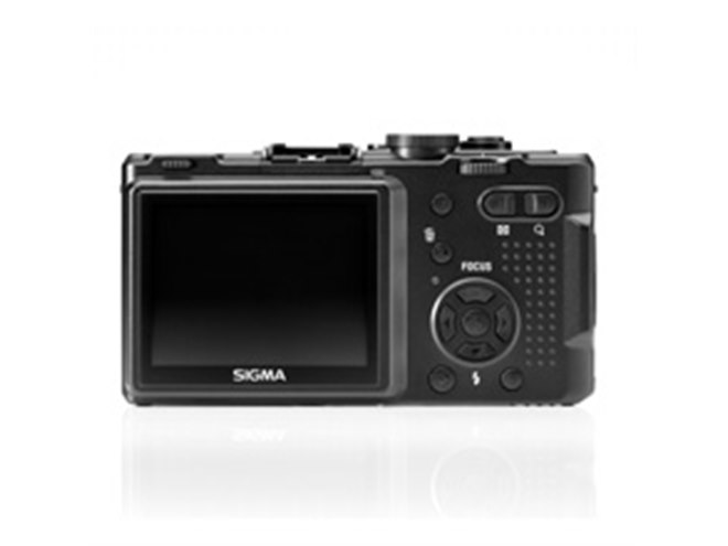 シグマ、大型撮像素子搭載のデジカメ「DP1」 - 価格.com