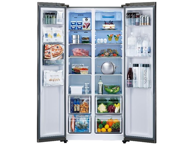 AQUA、左側に冷凍室、右側に冷蔵室の“パノラマ・オープン”冷凍冷蔵庫