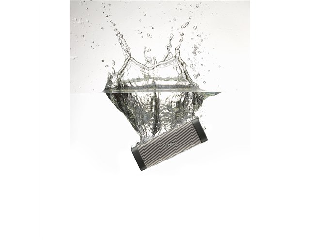 デノン、“持ち運べる大人のプレミアムサウンド”の防水Bluetooth