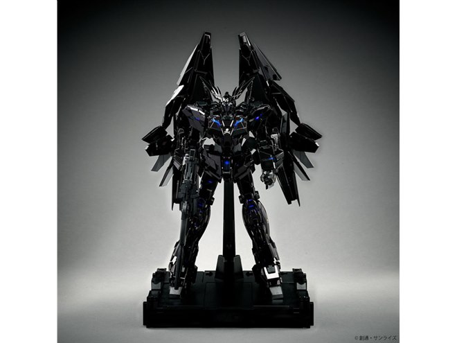 全長約1.5m、漆黒に染まった「シャア専用ザクII」が756,000円で発売