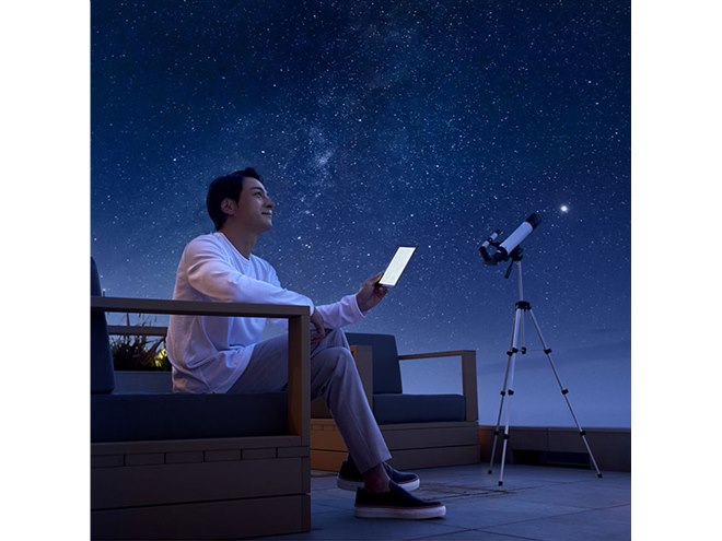 アマゾン、色調調節ライトを新採用した7型電子書籍端末「Kindle Oasis