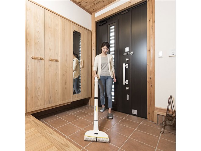 ケルヒャー、汚れを回収できる水拭きフロアクリーナー「FC 3d」 - 価格.com