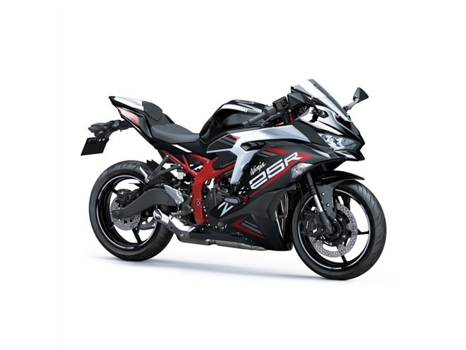 カワサキから新型二輪モデル「ニンジャZX-25R」が登場 250cc 4気筒