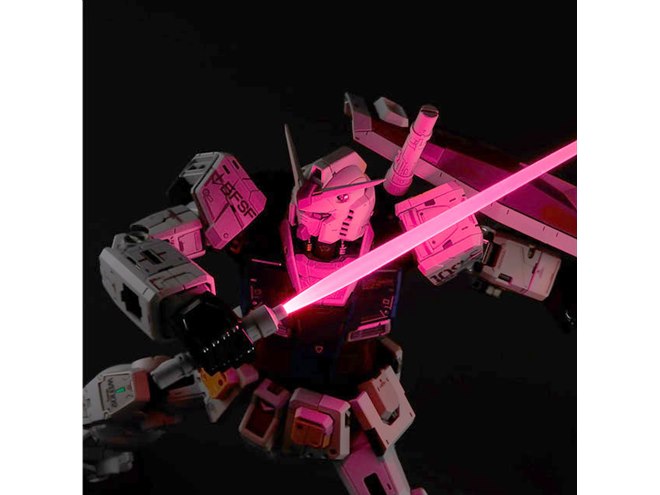 究極のガンプラ”「PG UNLEASHED RX-78-2」発売日決定、光るビーム