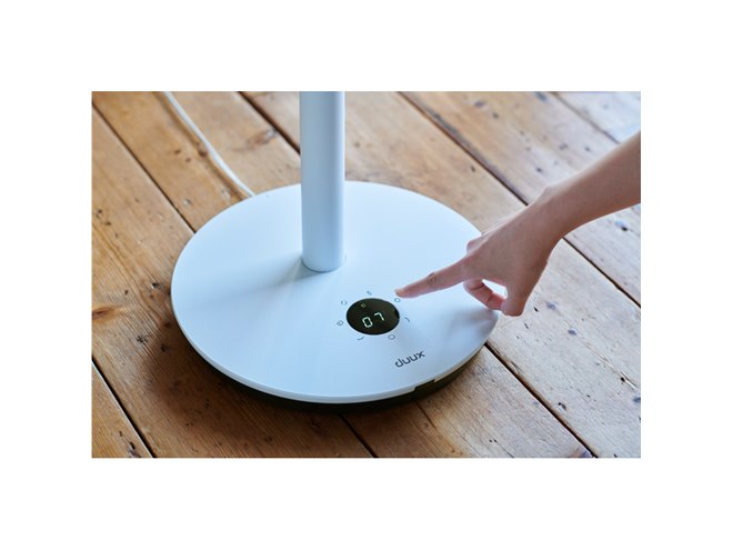 duux、風量26段階のリビング扇「Whisper Flex Touch」にバッテリー対応