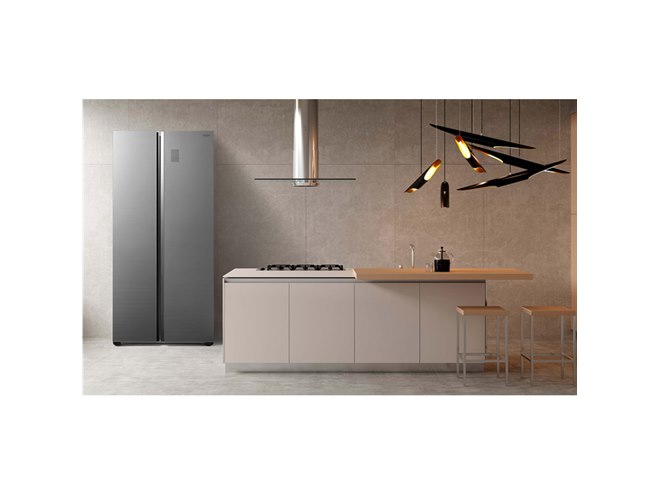 AQUA、庫内を縦に2分割した「Side by Side」採用の475L冷凍冷蔵庫