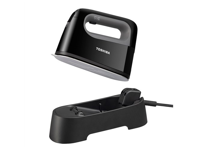 東芝、コードレス時で最大14g/分のスチーム量を実現した衣類スチーマー