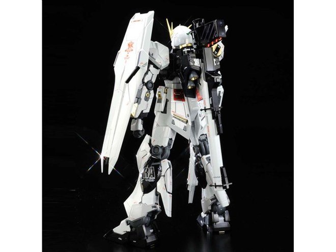 チタニウムフィニッシュのMGガンプラ「νガンダム Ver.Ka」6月発送分が