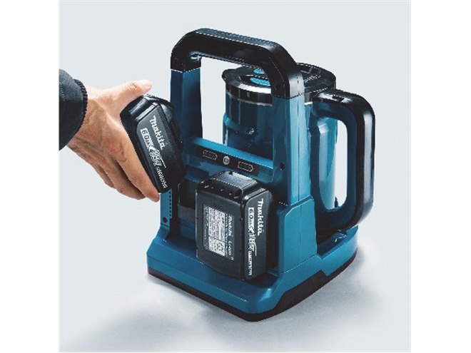 マキタ、別売りの工具用18Vバッテリーを使って“建設現場でも湯を沸かせ