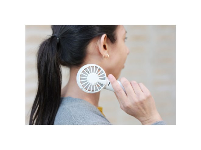 エレス、冷却プレートを搭載したUSBハンディファン「iFan Freeze