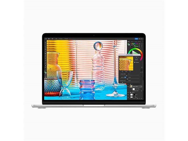 アップル、M2チップや新デザインを採用した13.6型「MacBook Air