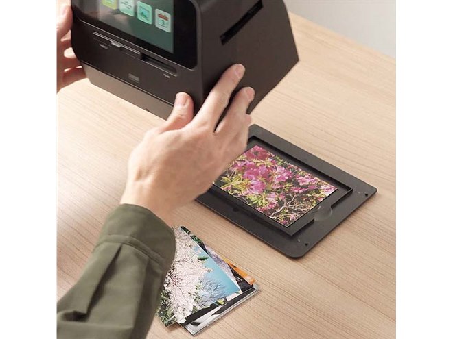 サンワ、バッテリーを搭載したフィルムスキャナー「400-SCN064