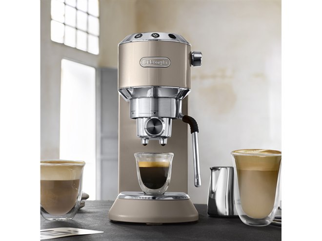デロンギ、ラテアートに適したフォームミルクを作れる「EC885J」を本日