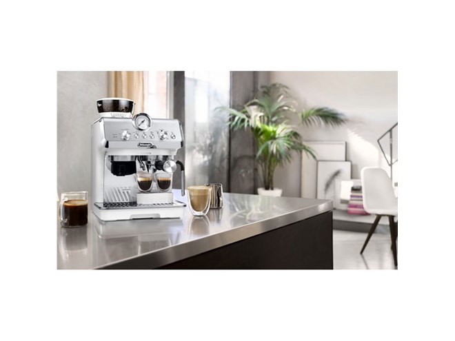 デロンギ「グラインダー付き エスプレッソ・カプチーノメーカー」が