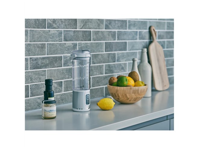 Shark、ステンレス製6枚刃を搭載した「Ninja Blast コードレスミキサー