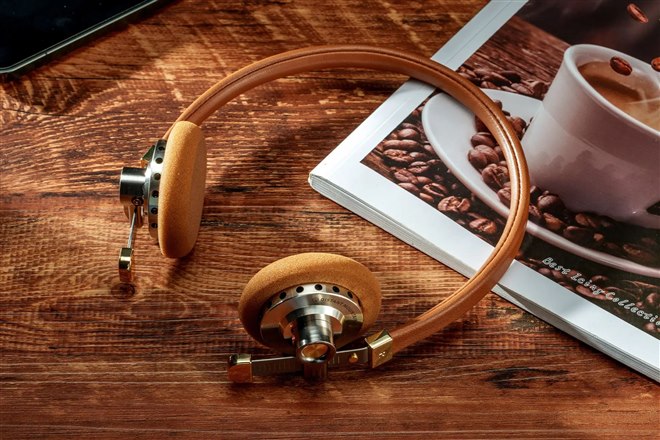 80年代風クラシックデザインのヘッドホン「DISTANT MOUNTAIN」が本日1