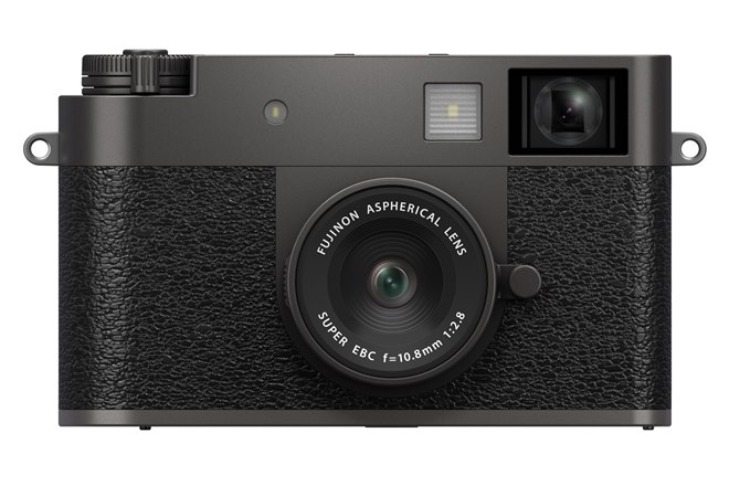 富士フイルム、軽量240gでフィルムのような写真表現を楽しめるデジカメ