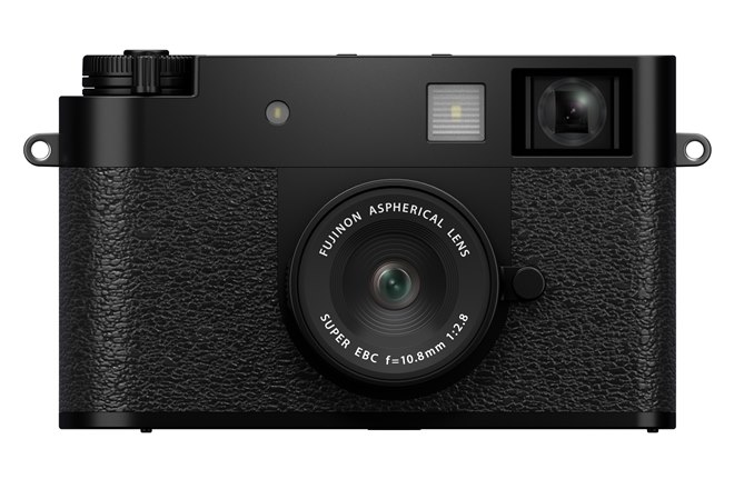 富士フイルム、軽量240gでフィルムのような写真表現を楽しめるデジカメ