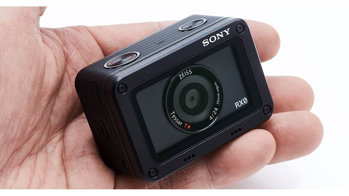 プロが絶賛！ フィルムケース大の謎カメラ「RX0」の正体を暴く - 価格