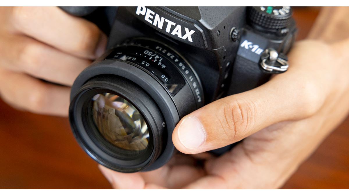 smc PENTAX-FA 50mm F1.4 Classic」で描く“虹色フレア”と夏の思い出