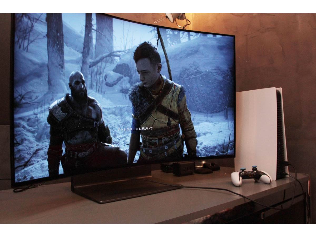 曲がり”は単なるギミックにあらず。超没入型テレビ「42LX3QPJA