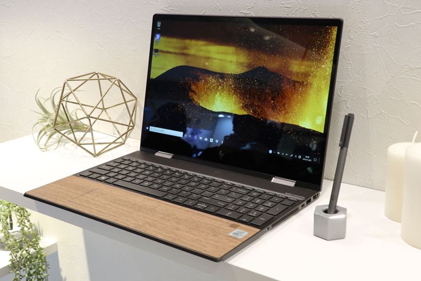 日本HP、世界最小の13.3型2in1「HP Spectre x360 13」と木を使った