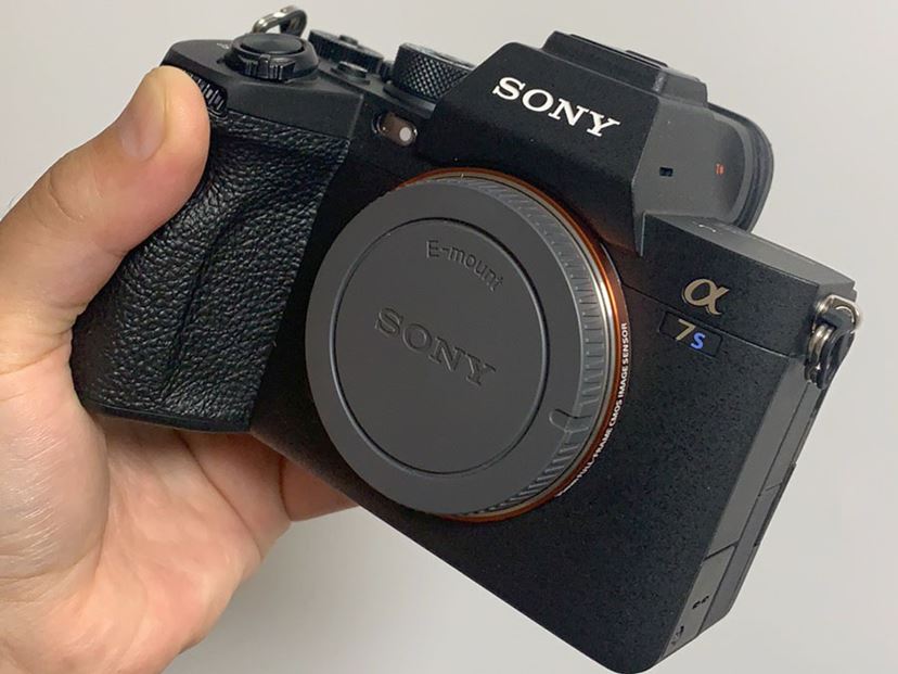 ソニー「α7S III」：動画向けミラーレスカメラの最高峰モデルを先行