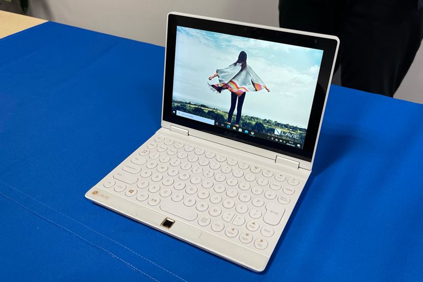 NECが8型のポータブルゲーミングPC「LAVIE MINI」をCES 2021で披露