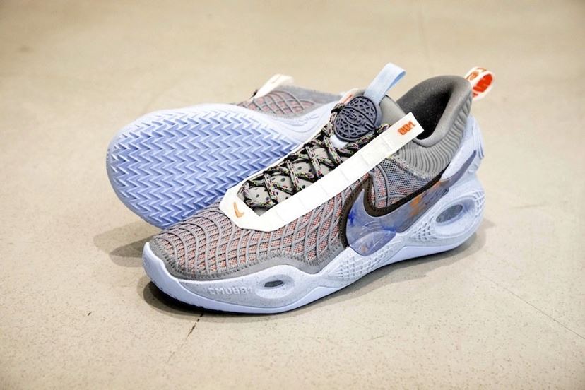 サスティナブルだけどハイスペックなバッシュ「ナイキ コズミック