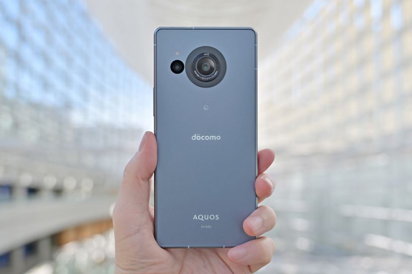 軽快に使えるハイエンドスマホ「AQUOS R8」は“買い”の1台！ - 価格.com