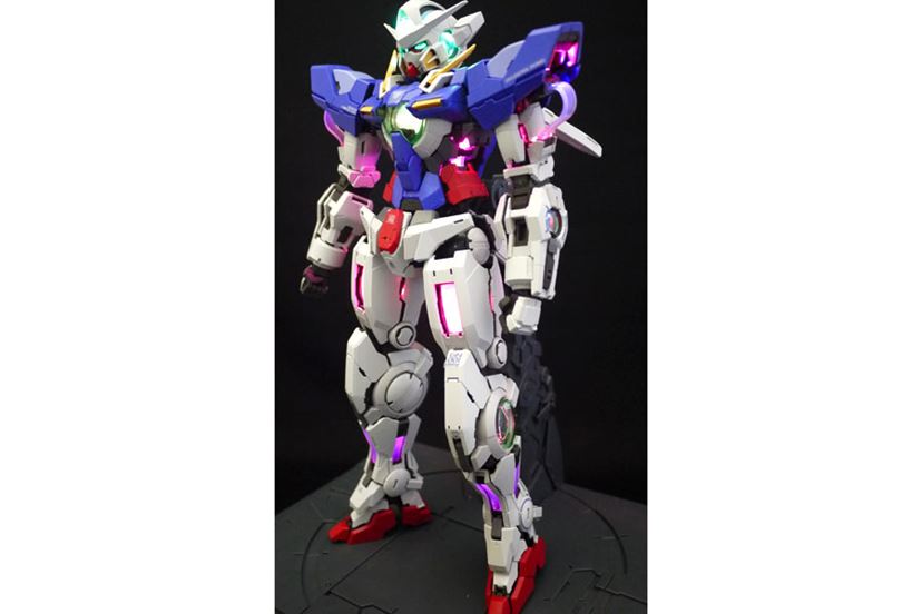 3万円超えの“光る”ガンプラ「PGエクシア」は究極のガンプラだった