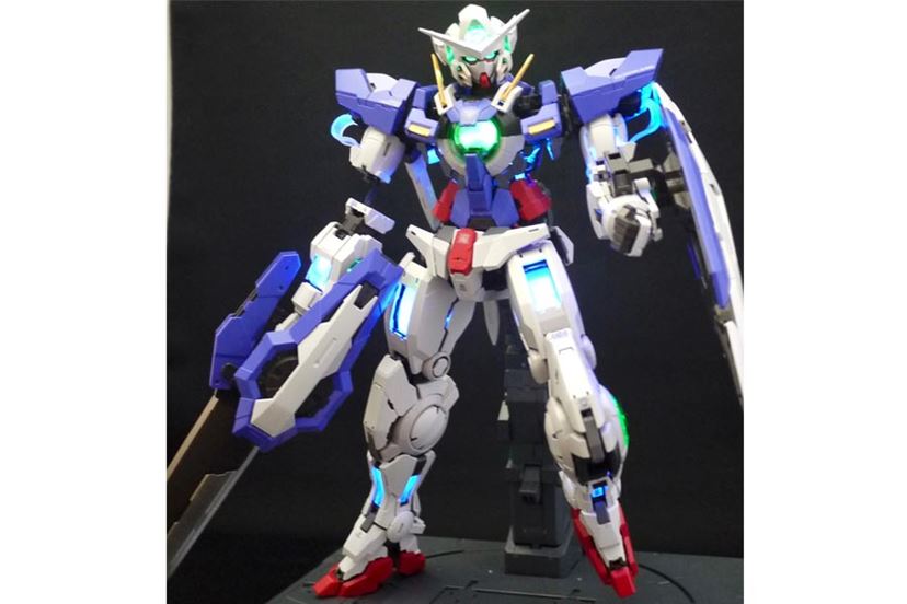 3万円超えの“光る”ガンプラ「PGエクシア」は究極のガンプラだった