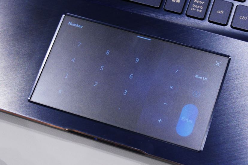 なぜタッチパッドを液晶に！？ 変態ノートPC「ZenBook Pro 15」がASUS
