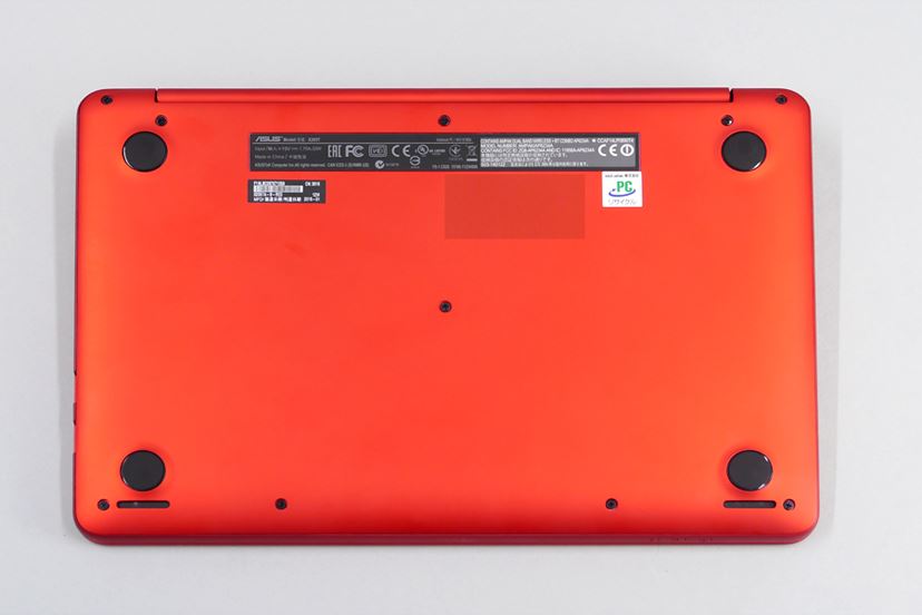 ASUS JAPAN「EeeBook X205TA」―売れ筋2位！ 3万円モバイルノートPCの