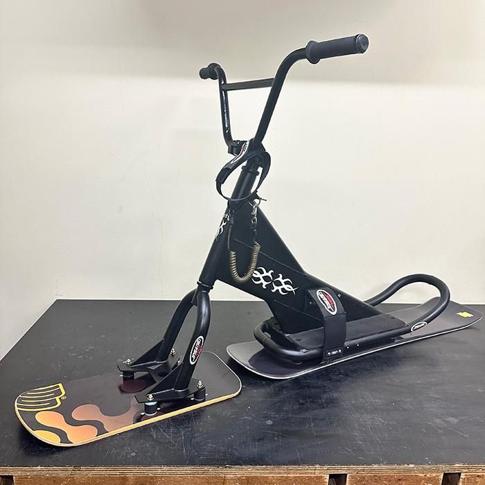 海外フリースタイルモデル中古】スノースクート SNOWSCOOT INSANETOYS